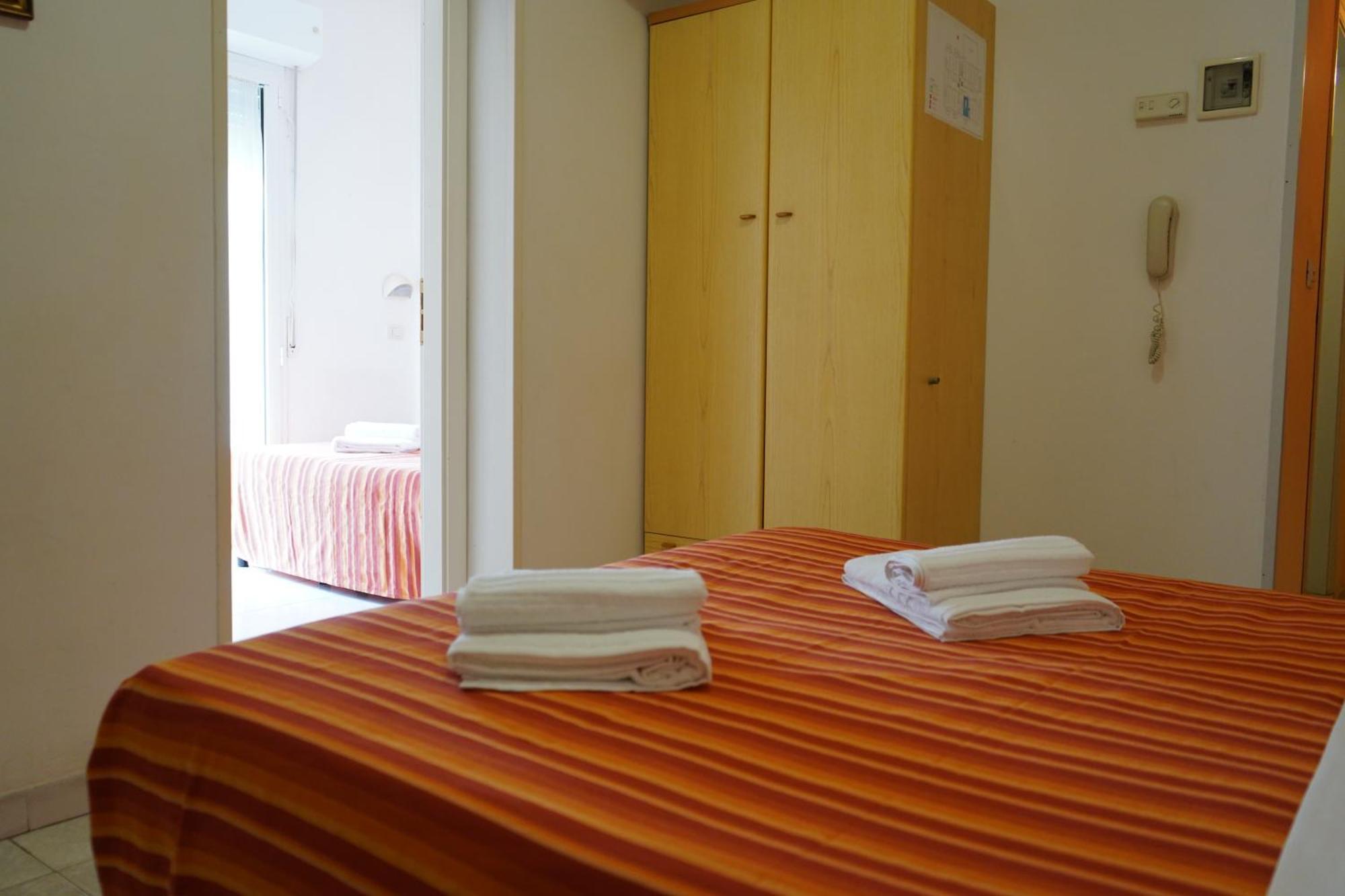 Hotel Malibu Mare Rimini Exteriör bild