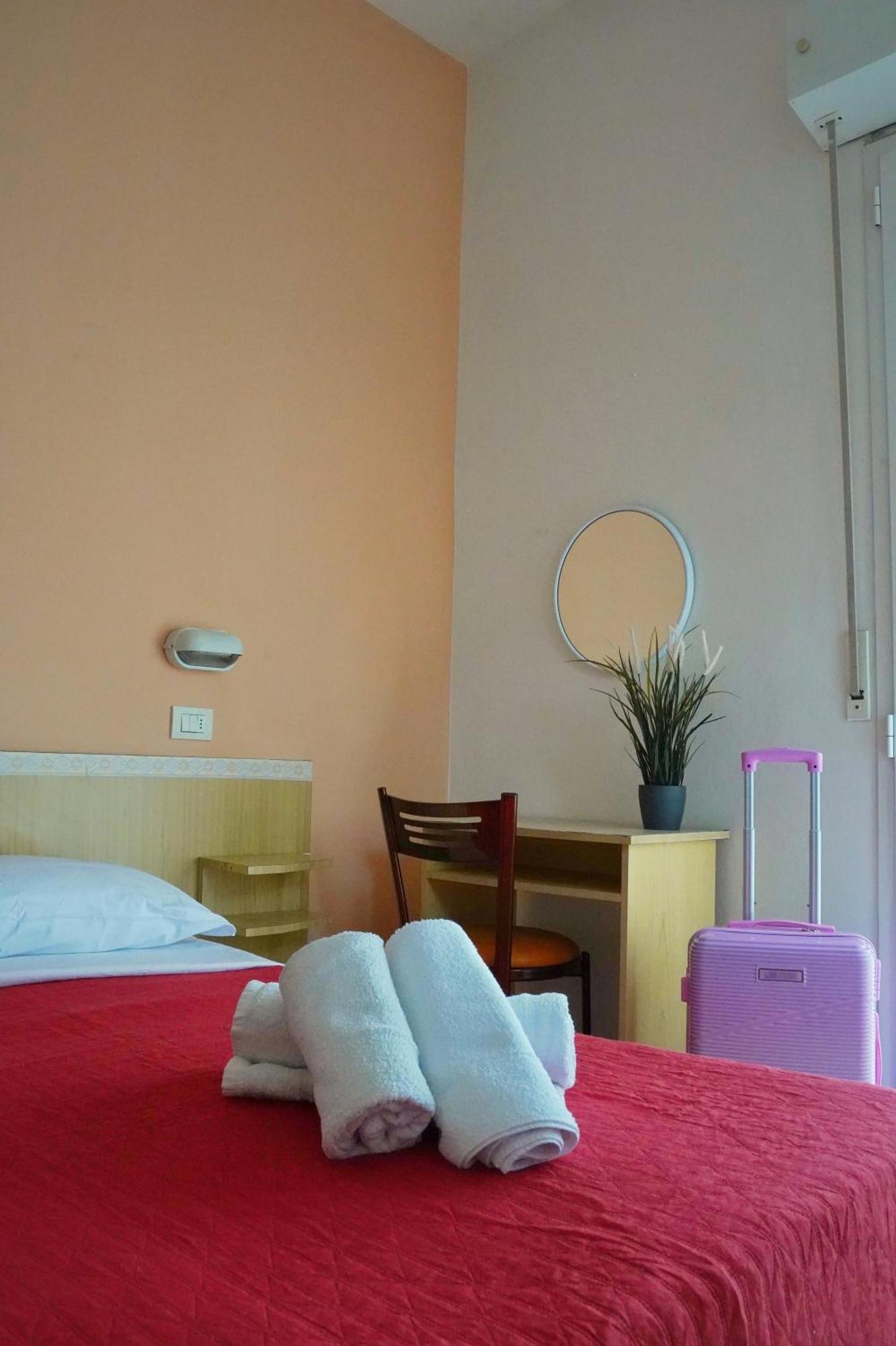 Hotel Malibu Mare Rimini Exteriör bild