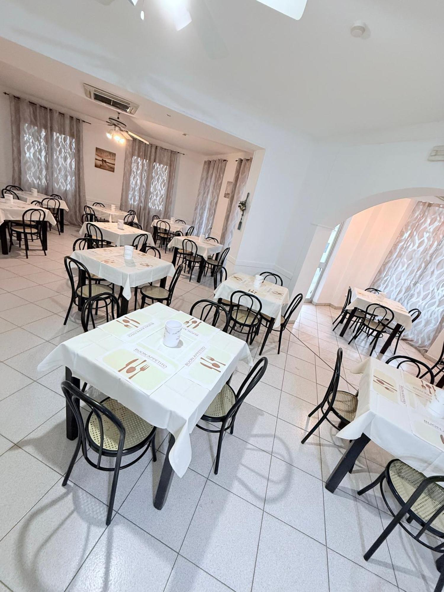 Hotel Malibu Mare Rimini Exteriör bild