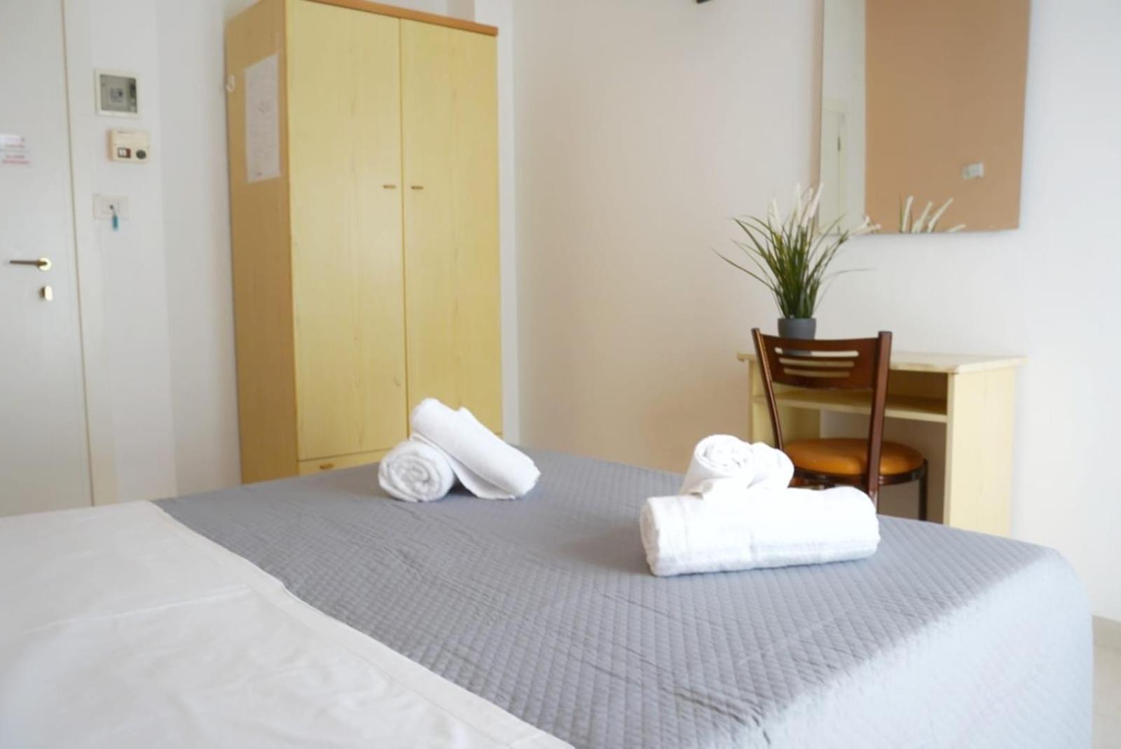 Hotel Malibu Mare Rimini Exteriör bild