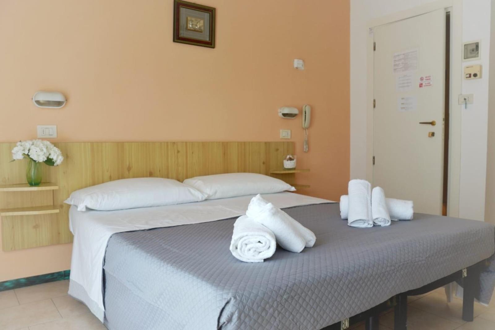 Hotel Malibu Mare Rimini Exteriör bild
