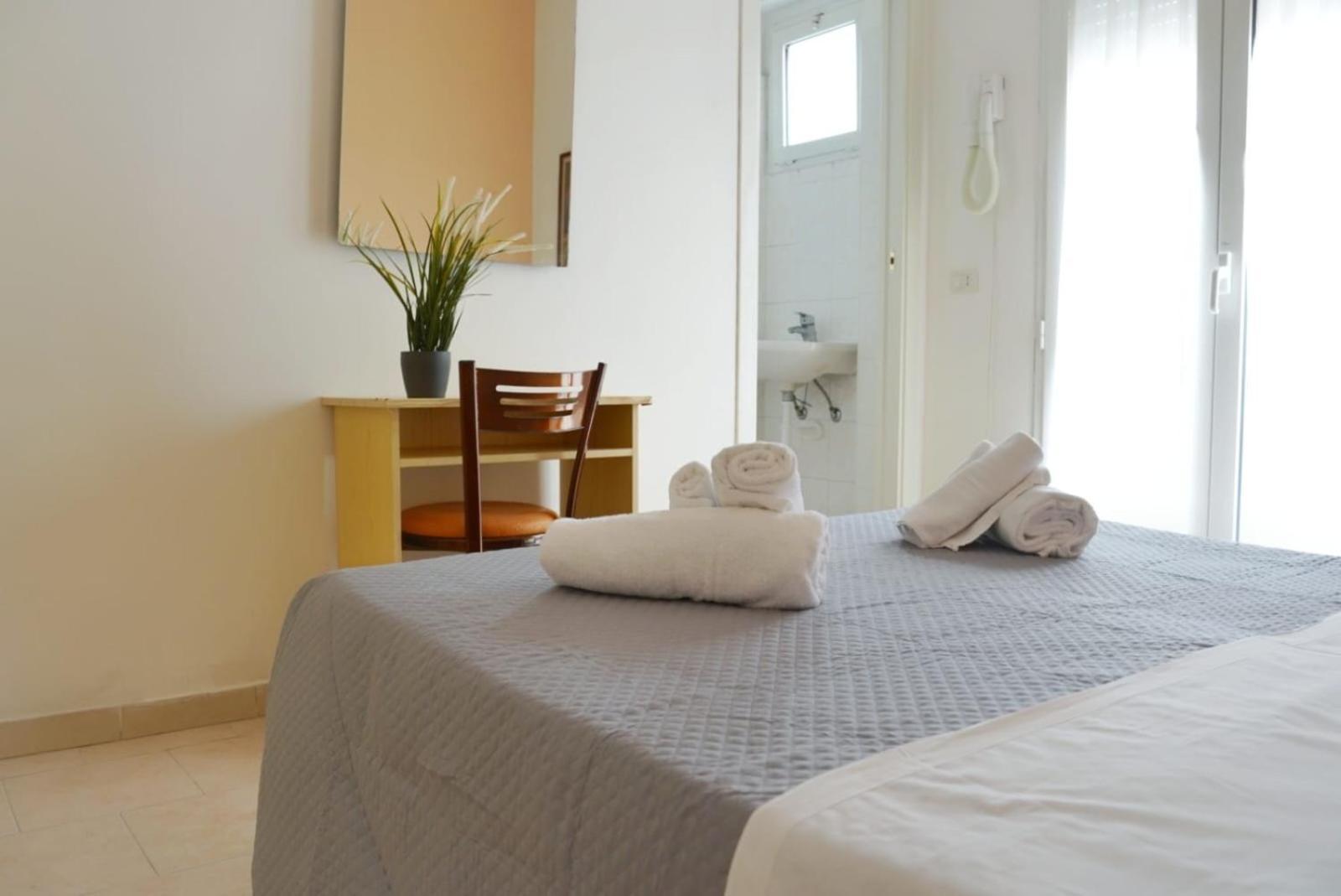 Hotel Malibu Mare Rimini Exteriör bild