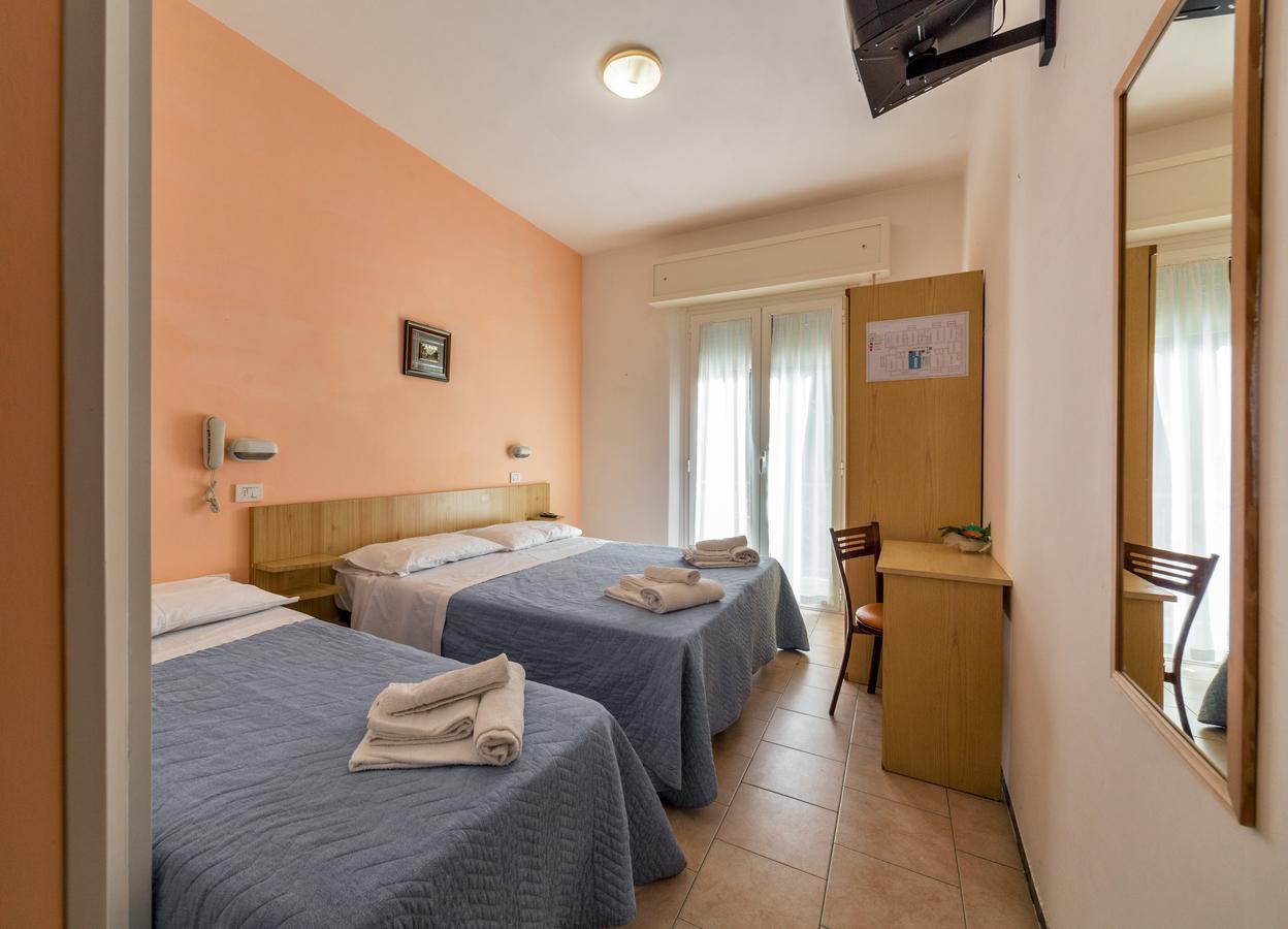 Hotel Malibu Mare Rimini Exteriör bild