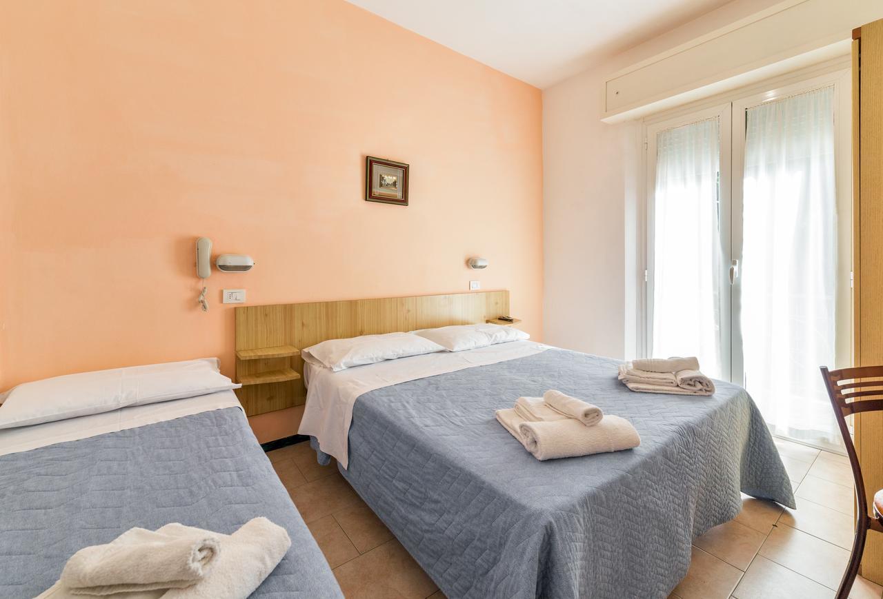 Hotel Malibu Mare Rimini Exteriör bild